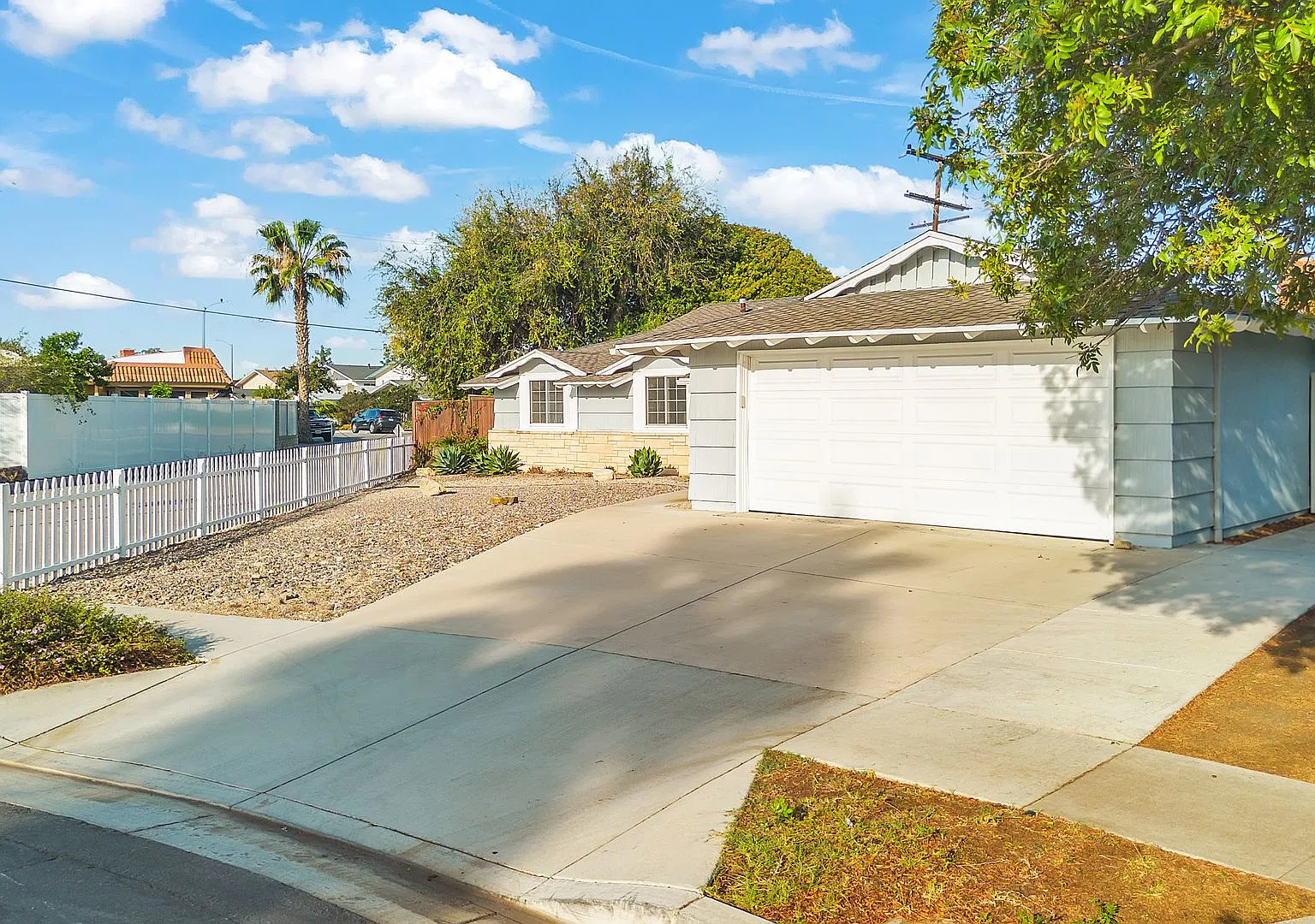 3020 Royal Palm Drive — Photo 1