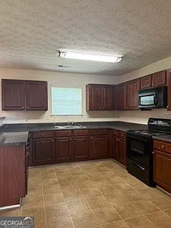 4 bed, 2.5 bath, 2994 sqft, $2,500 — Photo 3