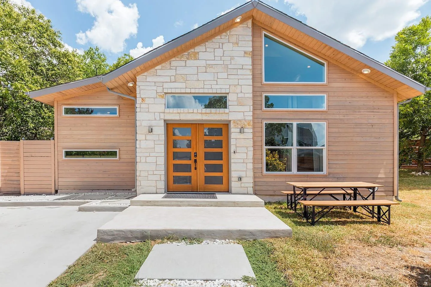 3605 Villa Ct — Photo 3