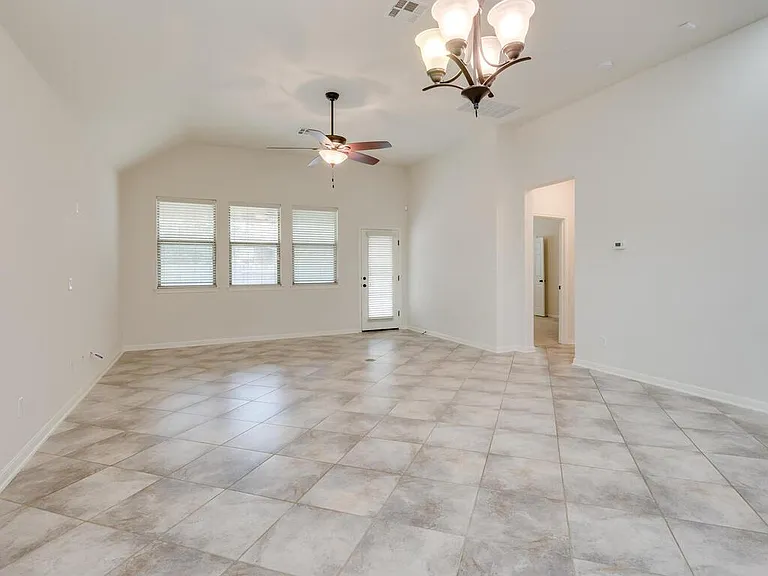 2200 Hilltop Climb Dr — Photo 16