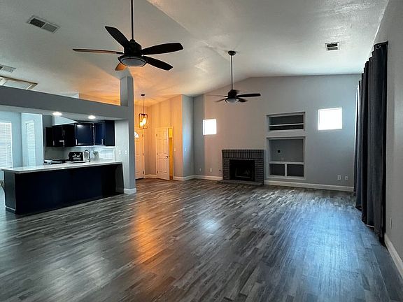 3rd image of 2819 S Maselli Ct