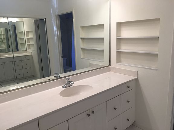 4th image of 5253 Myrtle Wood
