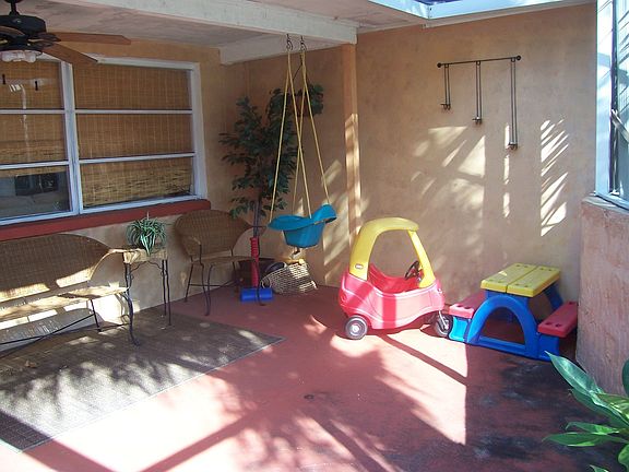 screened in front porch