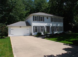 8287 Bradfords Gate, Olmsted Falls, OH 44138