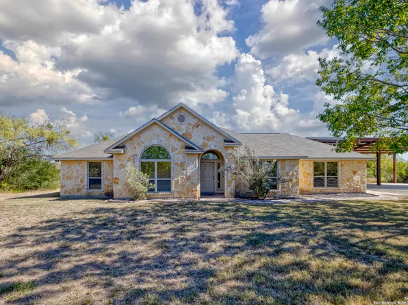 1876 County Road 400, Uvalde, TX 78801