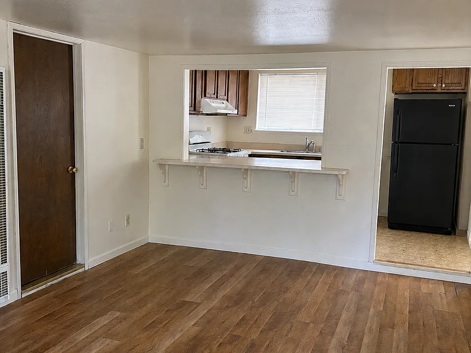 25 Lukens Pl #25