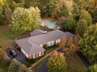 5827 Brittany Woods Cir, Louisville, KY 40222