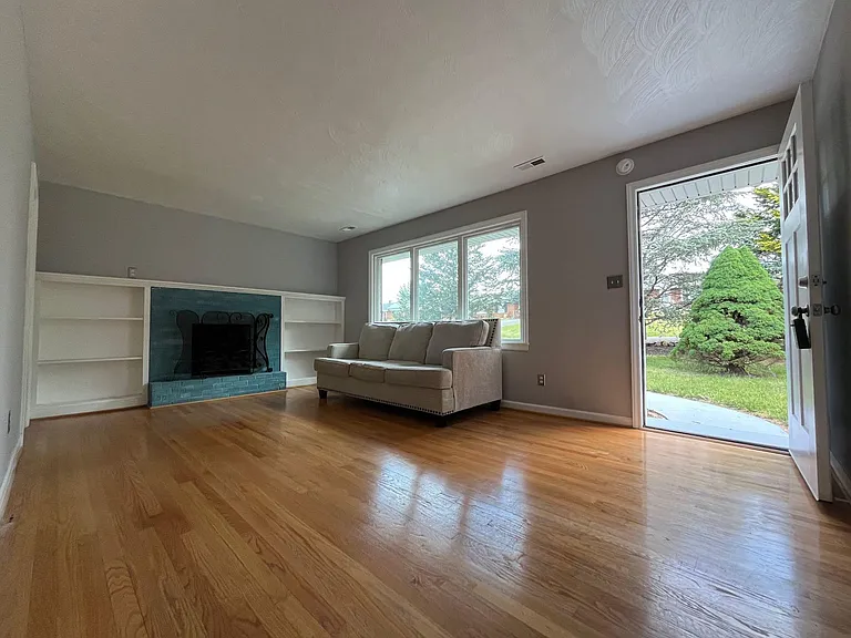 2641 Parkview Dr — Photo 16