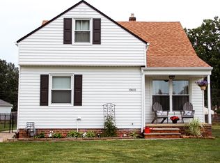 31800 Hadley Rd, Willowick, OH 44095