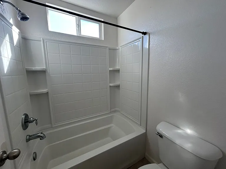 212 Riverbend Ln — Photo 33