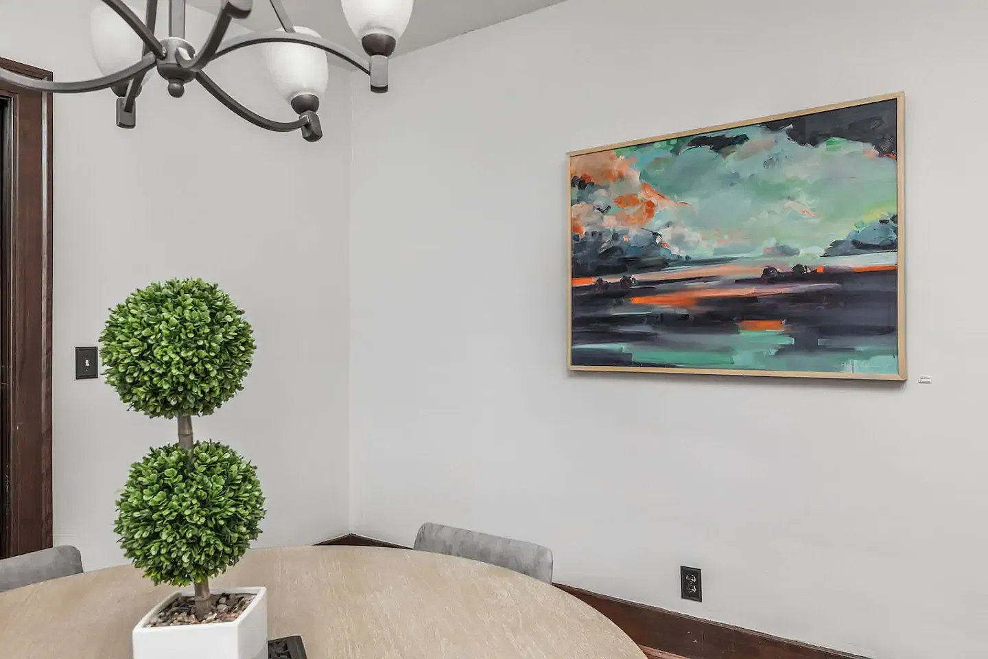 3 bed, 1.5 bath, 2200 sqft, $1,600 — Photo 2