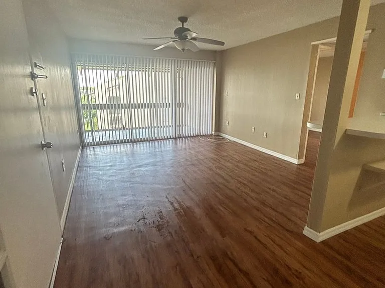 618 Orange Dr #212 — Photo 17