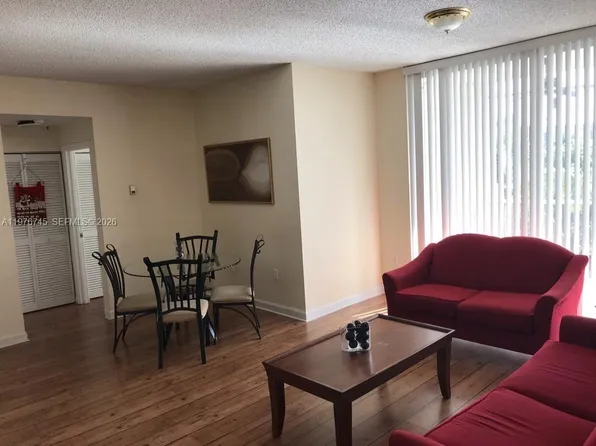 9755 NW 52nd St APT 421, Doral, FL 33178