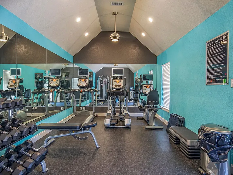 CORAL FALLS APARTMENTS — Photo 44