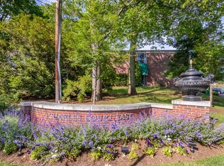 1202 Greendale Ave APT 131, Needham, MA 02492