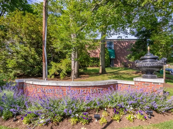 1202 Greendale Ave APT 131, Needham, MA 02492