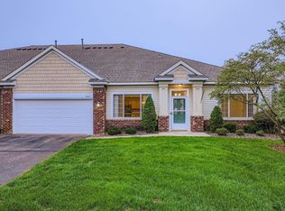 5931 Prairie Ridge Dr, Shoreview, MN 55126