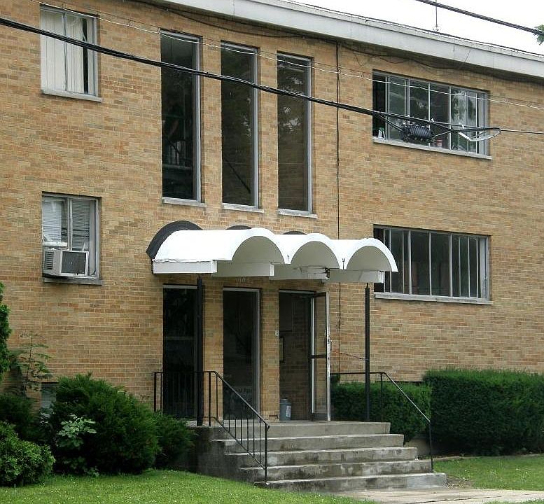1st image of 604 W Grand Ave