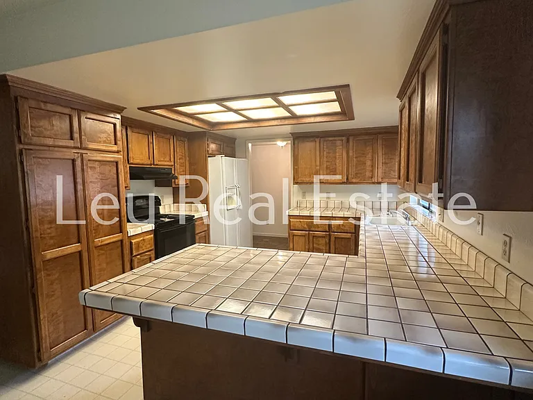 2720 Wentworth Rd — Photo 4