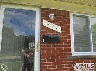 831 Montie Rd, Lincoln Park, MI 48146
