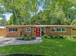 2902 Meadow View Rd, Falls Church, VA 22042