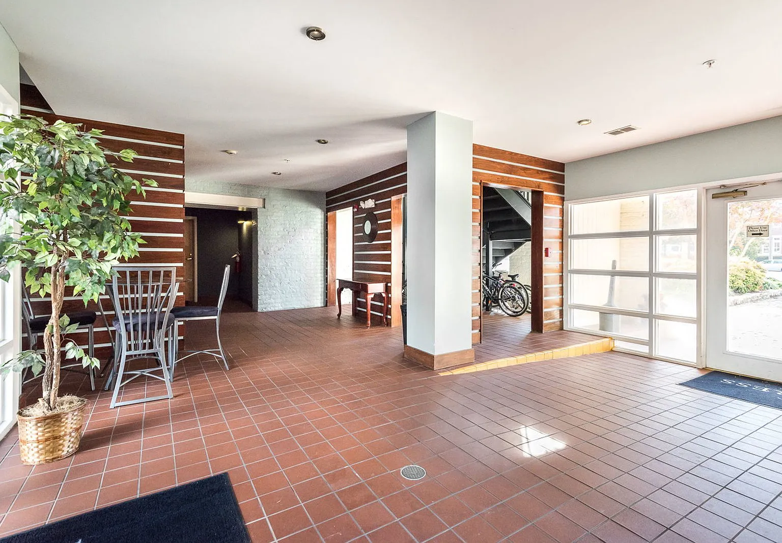 Poythress Apartments — Photo 3