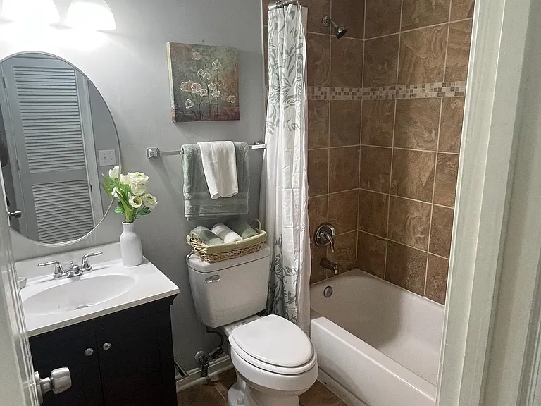 10804 Wall St — Photo 30