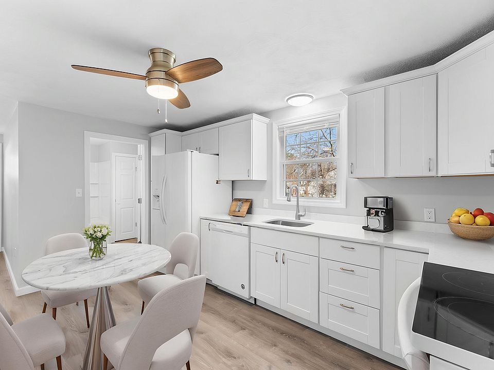Kitchen Virtually Staged