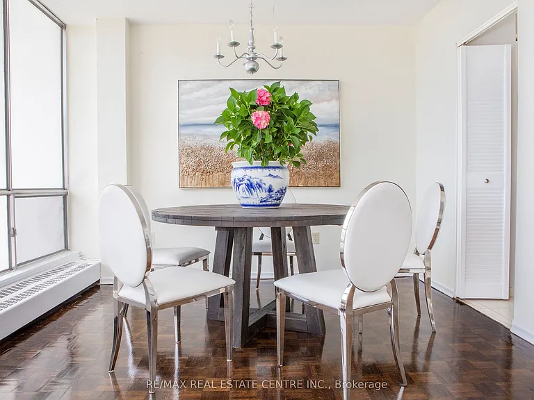 50 Graydon Hall Dr #1515 — Photo 8