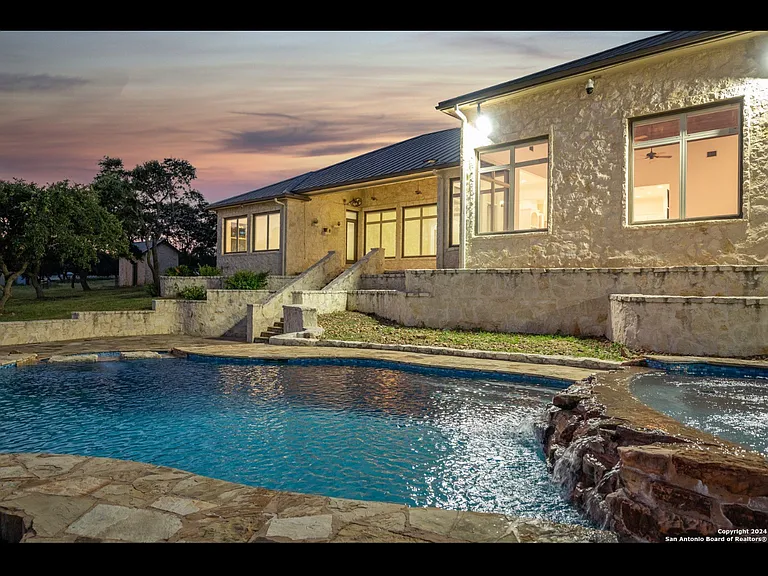 27481 Smithson Valley Rd — Photo 13