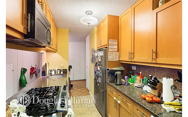 Rented by Douglas Elliman | media 7