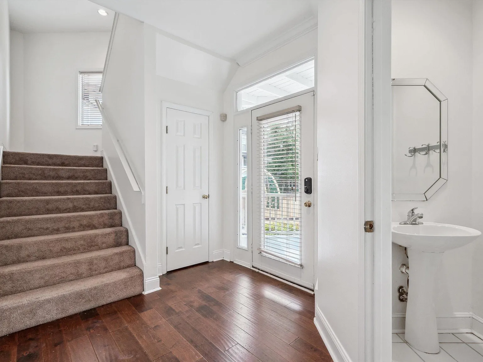 4 bed, 3.5 bath, 2779 sqft, $3,375 — Photo 3