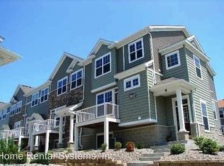 1822 Colonial Ln UNIT 2, Chanhassen, MN 55317