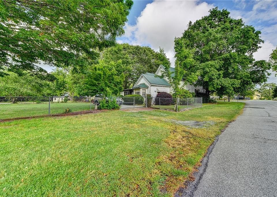 180 C S Floyd Rd, Loganville, GA 30052 MLS 7216104 Zillow