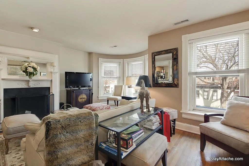 1 bed, 960 sqft, $4,400 — Photo 1