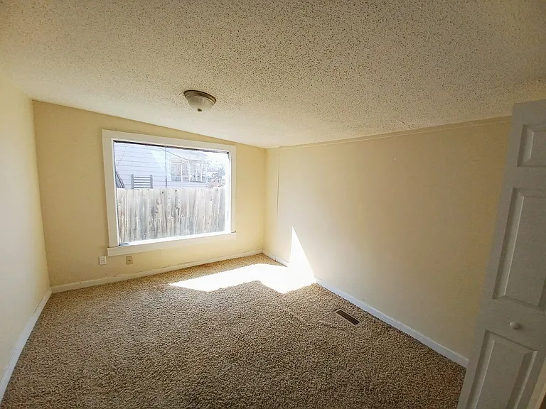843 S Holyoke St — Photo 11