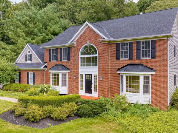 17461 Lakesedge Trl, Chagrin Falls, OH 44023