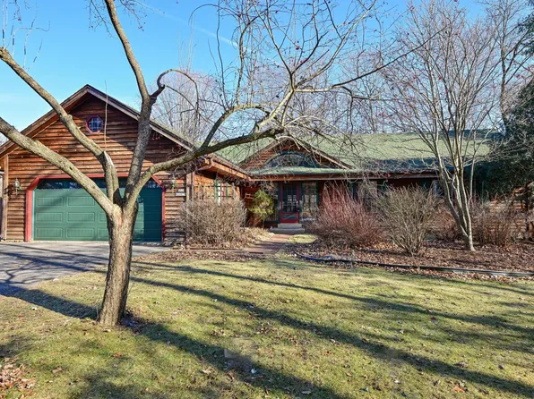 S55W29874 Windcrest DRIVE, Waukesha, WI 53189