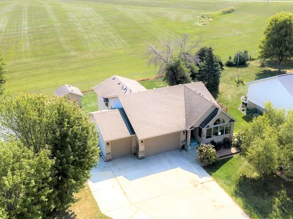 60 6th St SE, Medford, MN 55049