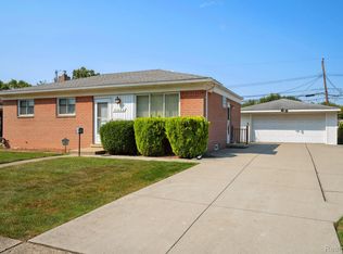 31665 Hayes Rd, Warren, MI 48088