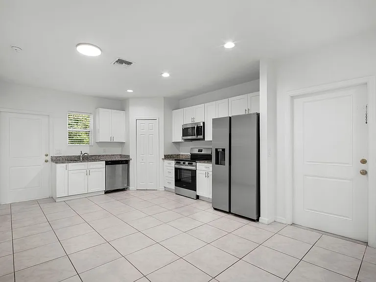 3309 Armstrong Ct — Photo 10