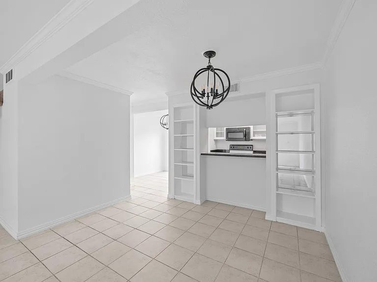 6111 Beverly Hill St #39 — Photo 11