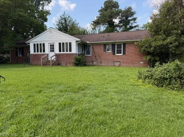 2921 Frying Pan Farm Ln, Hayes, VA 23072