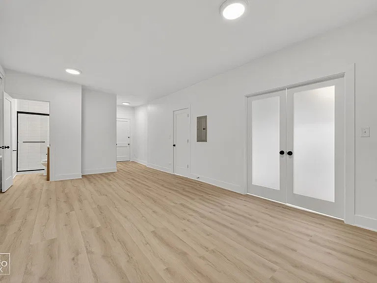 2139 W Lunt LLC — Photo 18