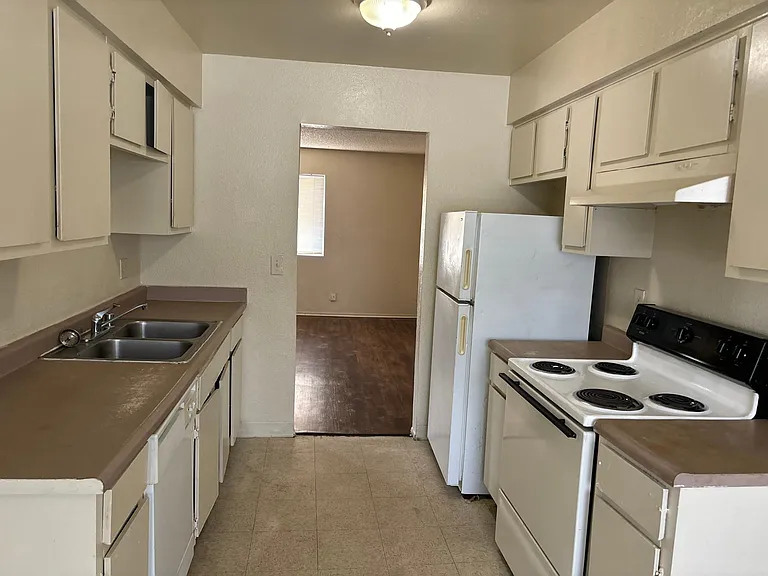 4871 E Lane Ave — Photo 3