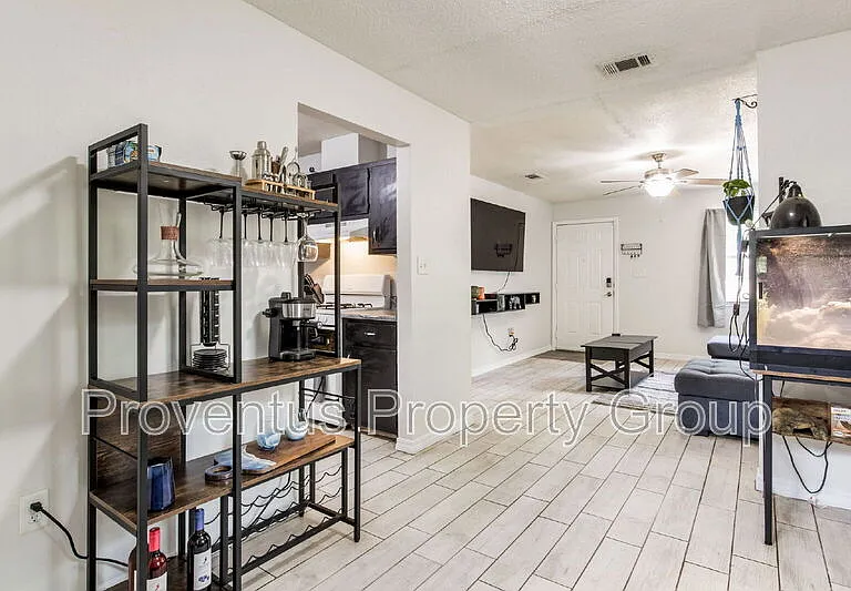 1261 Basin St — Photo 8