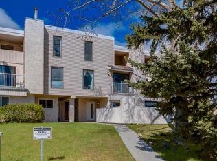 3500 E Varsity Dr NW #108, Calgary, AB T2L1Y3