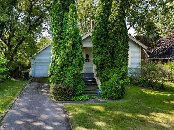 240 E 5th Ave, Berea, OH 44017