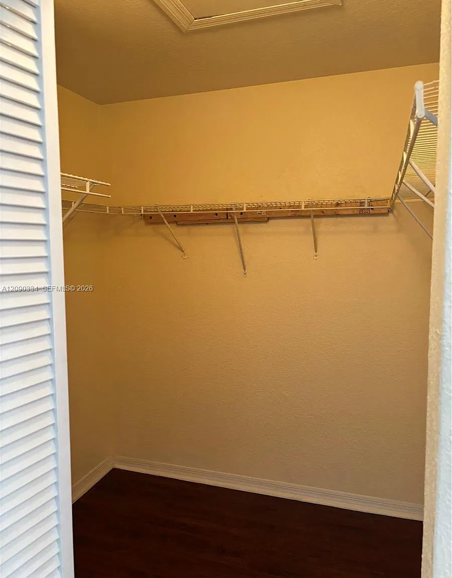 3 bed, 1123 sqft, $2,500 — Photo 4