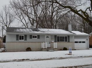 3306 Glasgow Dr, Lansing, MI 48911